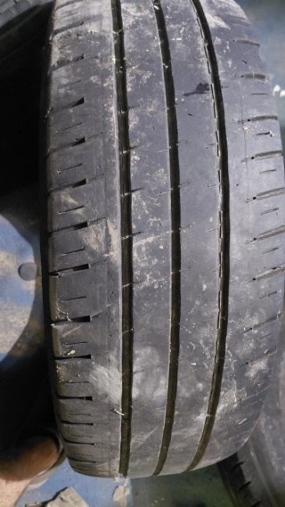 Neumáticos 215/70/15