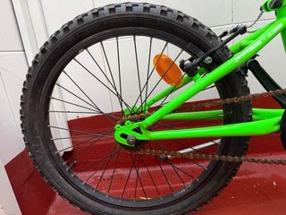 Bicicleta infantil verde PRESTIGE