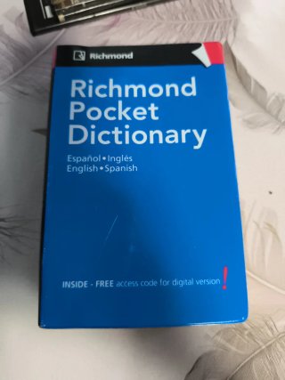 Richmond pocket dictionary español-inglés engli...