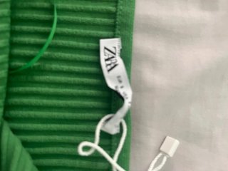 Top Zara verde asimétrico