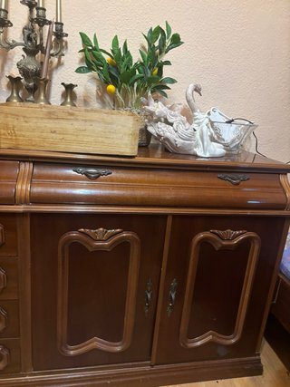 Mueble aparador antiguo de madera