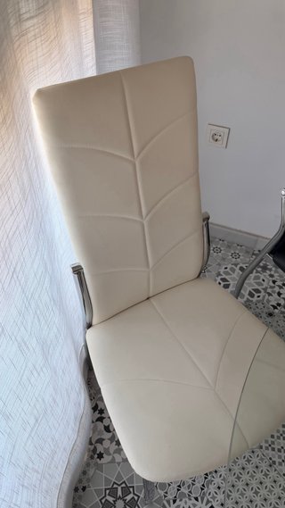 4 Sillas Comedor efecto piel y Metal