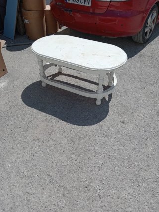 Mesa de centro blanca para restaurar