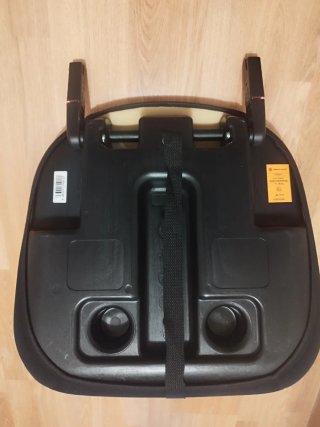Alzador coche negro con isofix