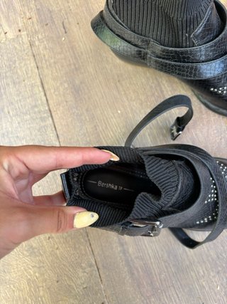 Botines Bershka Negros con Tachuelas