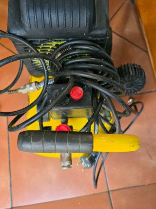 Compresor PRATIKO Amarillo 50 Litros, poco uso