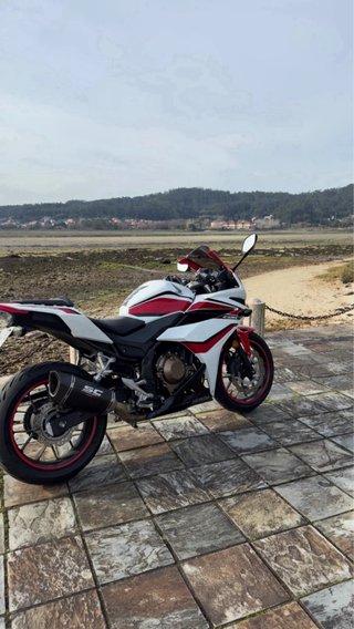 Honda CBR 500 R Roja y Blanca