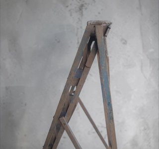 Escalera antigua de madera