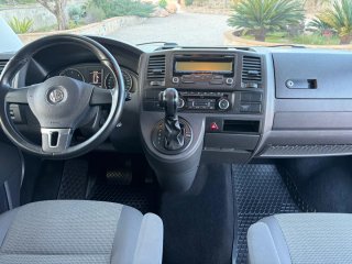 Volkswagen Caravelle 2011