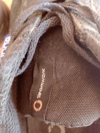 Zapatos de seguridad Sparco negros y rojos