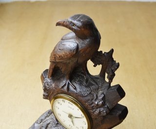 Reloj de sobremesa antiguo de nogal