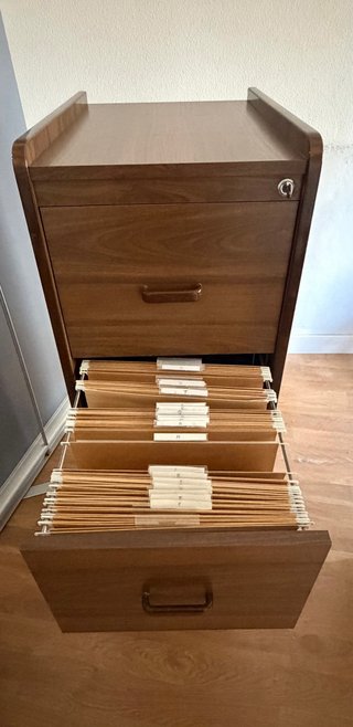 Mueble archivador de madera