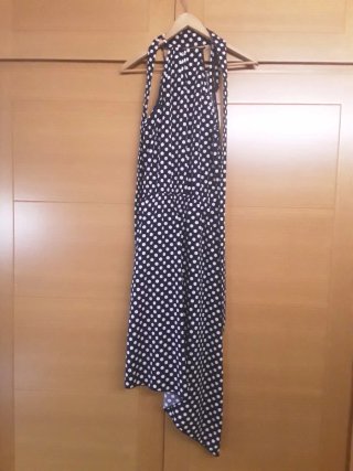 Vestido de lunares azul y blanco