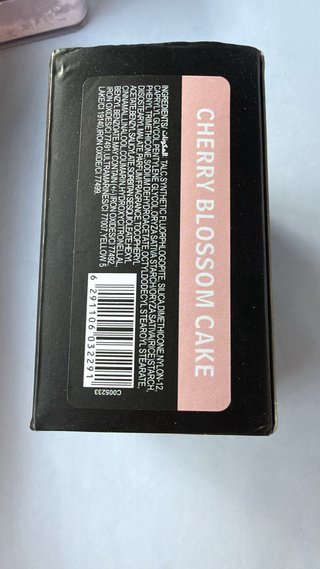 Huda Beauty Easy Bake Cipria