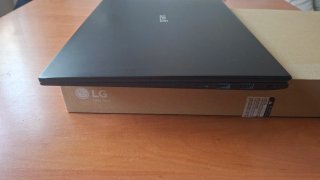 LG Gram 17" PREMIUM (Intel i7, 16GB RAM, 512GB SSD