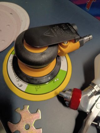 CONJUNTO DE PISTOLA DE PINTAR Y LIJADORA