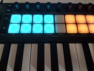 Novation Launchkey Mini 37 MK4