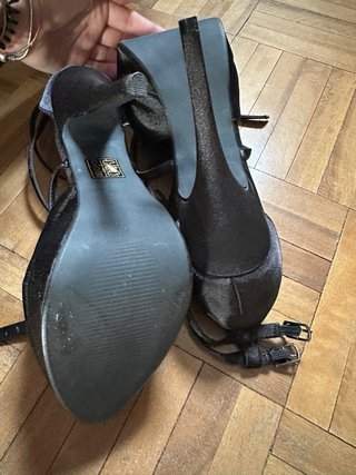 Sandalias de tacón Marypaz negras