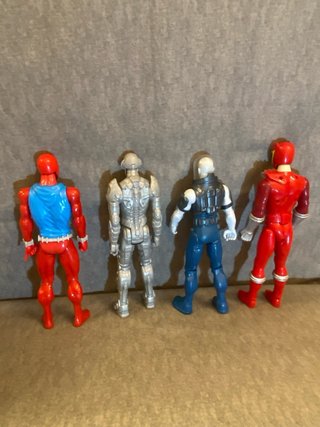 4 Figuras Héroes y Villanos Colección