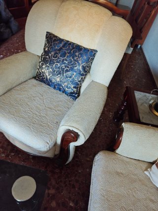 Sillón individual de tela beige. 2 unidades