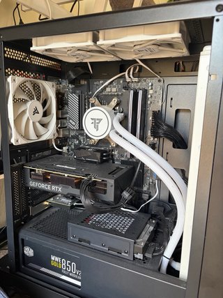 PC Gaming Ryzen 7 7800X3D + RTX 4070 + 32GB Ram