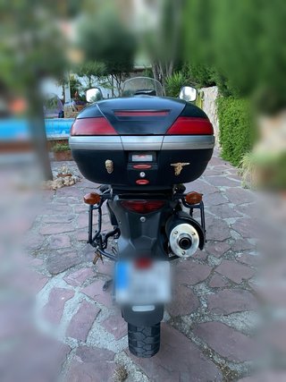 Suzuki V-Strom Negra