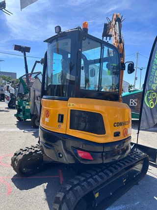 Miniexcavadora MB CDM6035