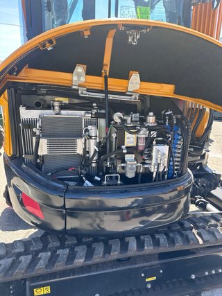 Miniexcavadora MB CDM6035