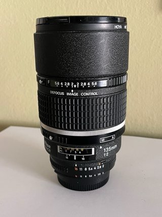 Nikon 135mm f/2 AF DC Nikkor