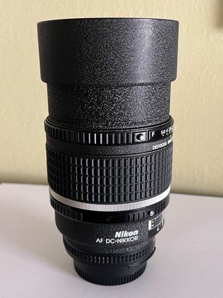 Nikon 135mm f/2 AF DC Nikkor