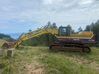 Excavadora Komatsu PC300-3