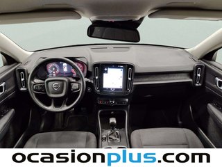 Volvo XC40 T2 Momentum Core 95 kW (129 CV)