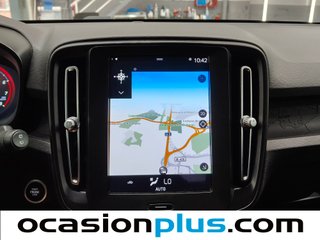 Volvo XC40 T2 Momentum Core 95 kW (129 CV)