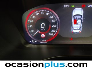 Volvo XC40 T2 Momentum Core 95 kW (129 CV)