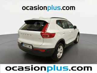 Volvo XC40 T2 Momentum Core 95 kW (129 CV)