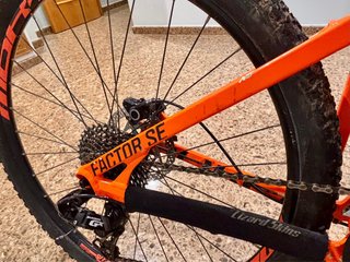 Mondraker Factor Doble Suspensión Naranja