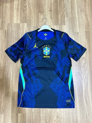 Camiseta Nike Brasil Negra y Azul