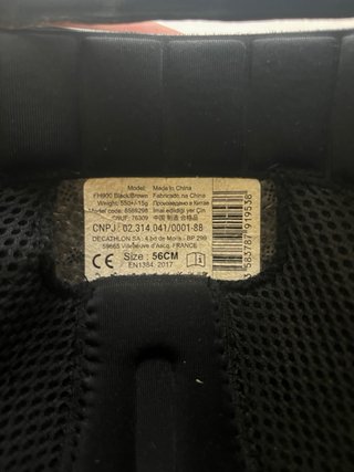 Casco de equitación negro con visera