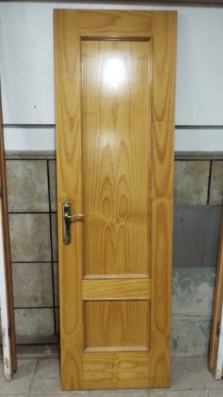 Puerta de madera interior