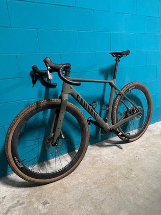 Gravel Canyon Grizl CF SL 6 AXS Zipp talla M