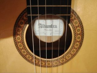 Guitarra de concierto Alhambra 8FC