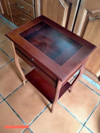 Mesita auxiliar de madera