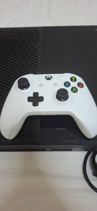 Xbox One + mando