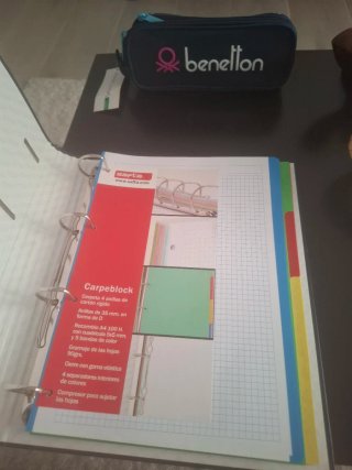 Archivador y estuche Benetton a juego