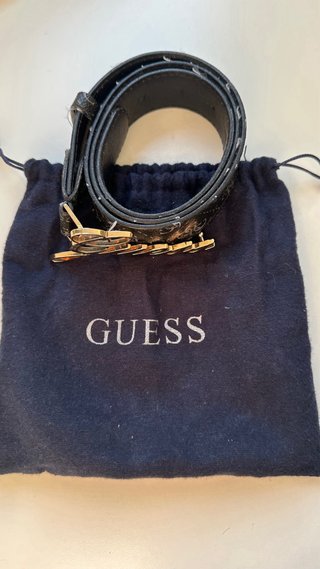 Cinturón Guess Negro y Dorado