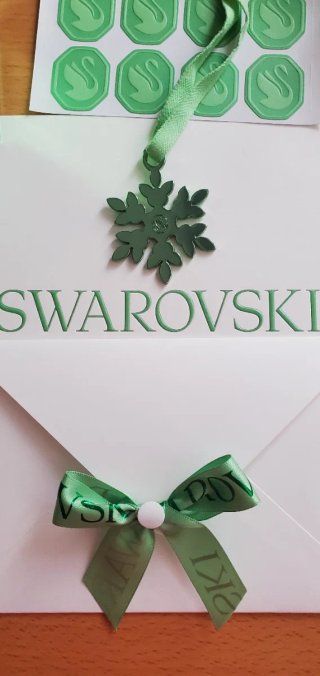 Charm fiocco di neve Swarovski verde con scatola