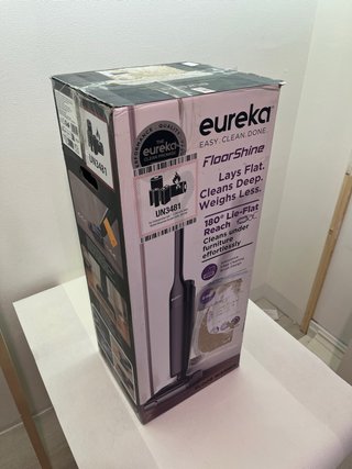 Aspirador Eureka FloorShine
