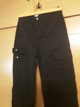 Pantalón cargo negro Zara