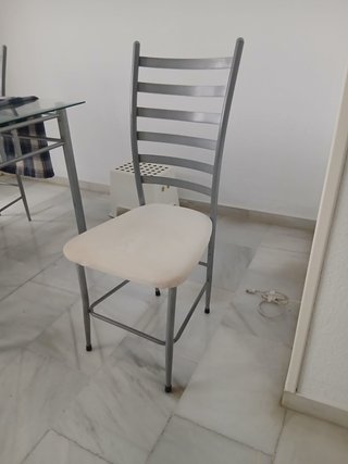 Mesa Comedor Cristal y 4 Sillas