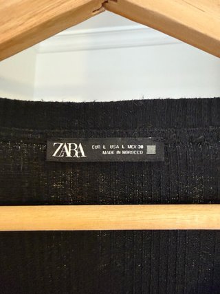 Camiseta Zara manga larga volantes